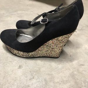 Guess black and glitter wedges